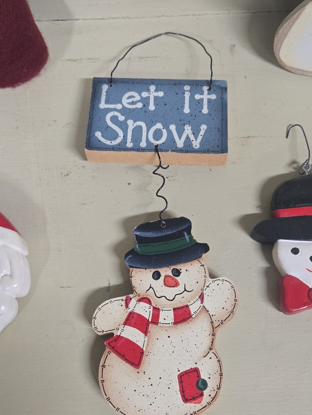 5 Piece Christmas Decor - Picture 9 of 12